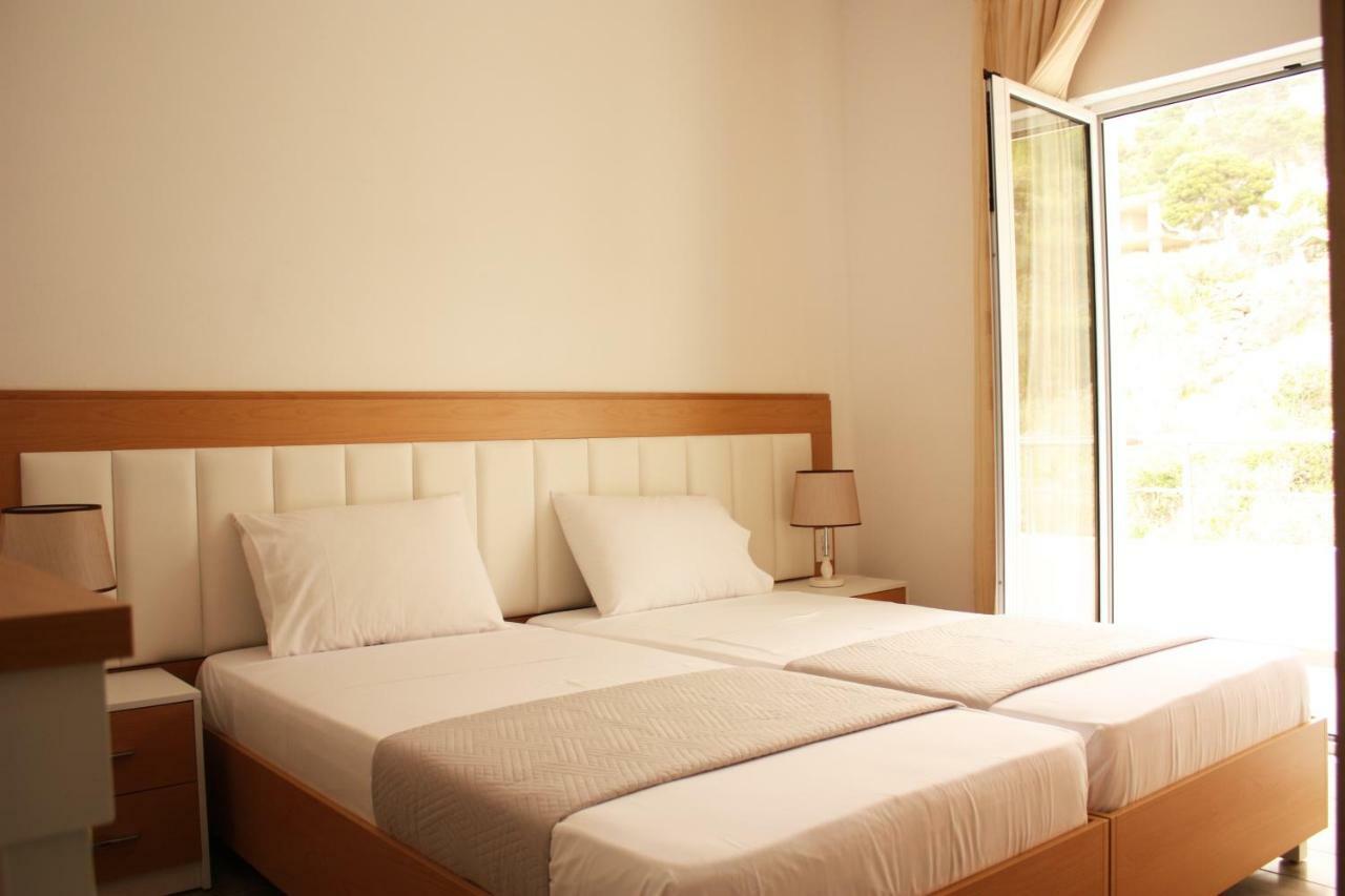 Alexandra'S Apartments Саранде Екстериор снимка