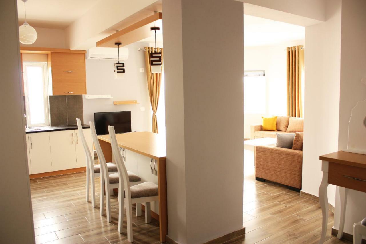Alexandra'S Apartments Саранде Екстериор снимка