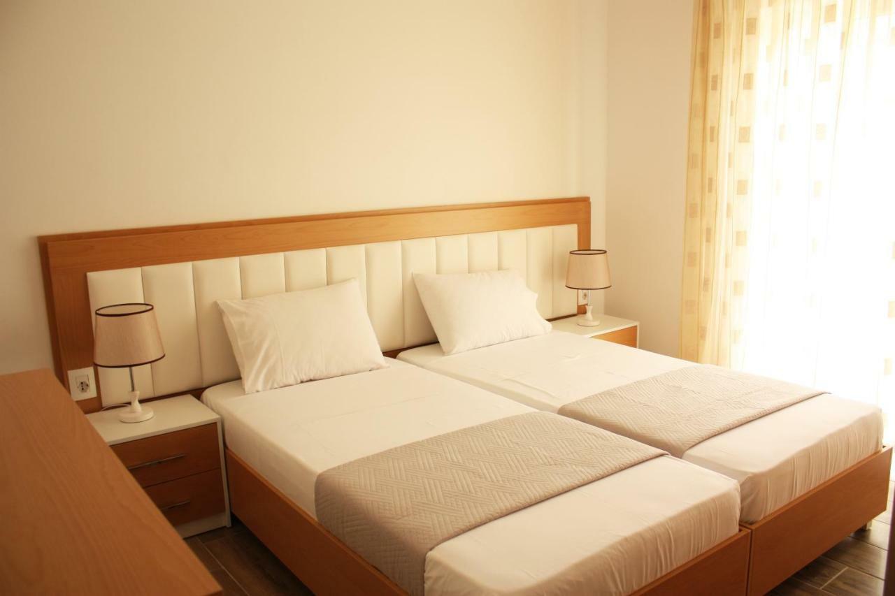 Alexandra'S Apartments Саранде Екстериор снимка