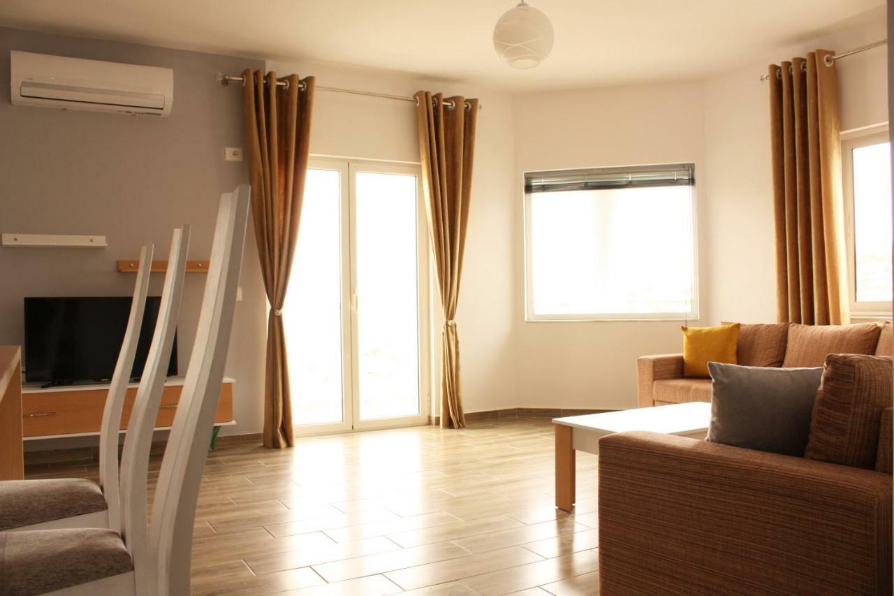 Alexandra'S Apartments Саранде Екстериор снимка