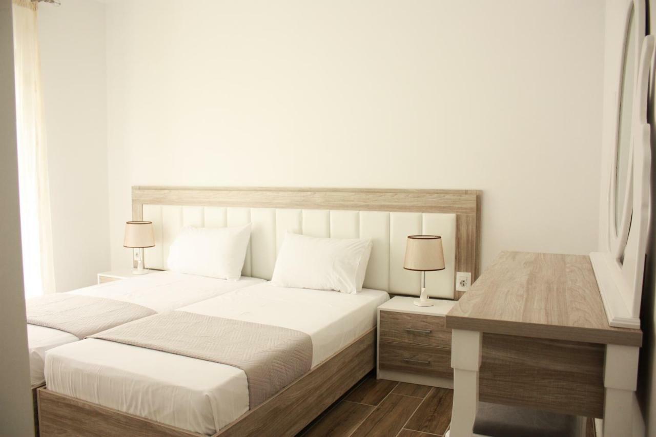 Alexandra'S Apartments Саранде Екстериор снимка