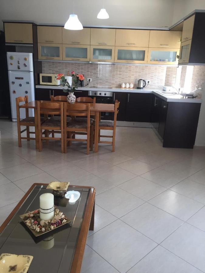 Alexandra'S Apartments Саранде Екстериор снимка