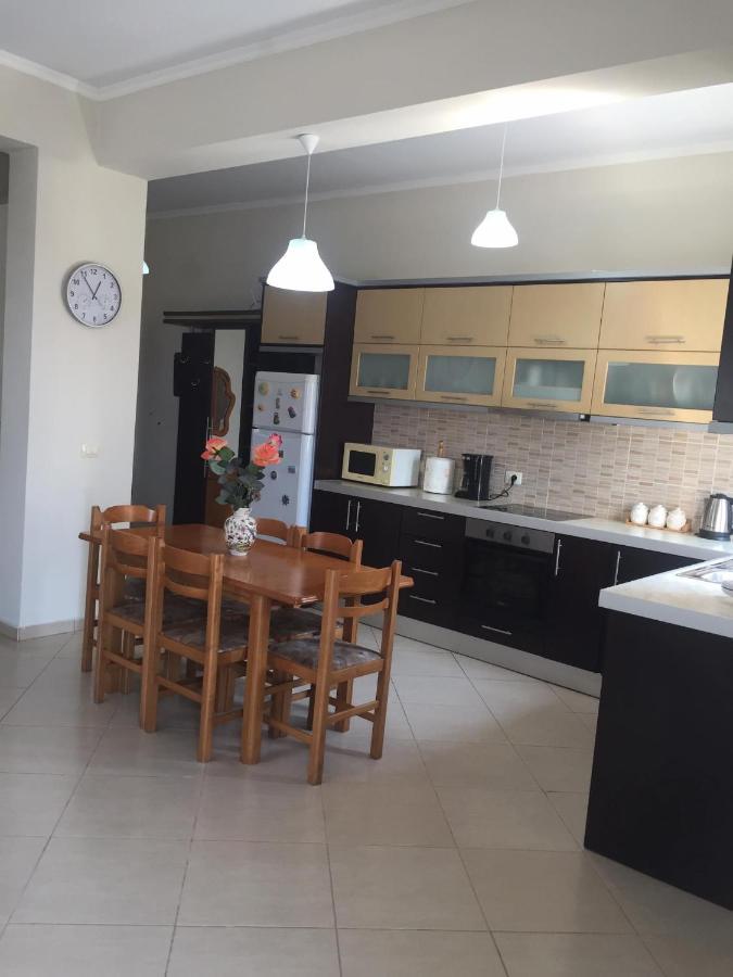 Alexandra'S Apartments Саранде Екстериор снимка